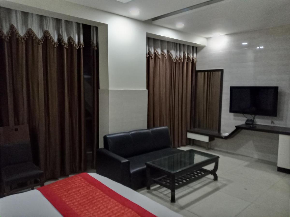 Vivah Residency Hotel New Delhi Exterior photo